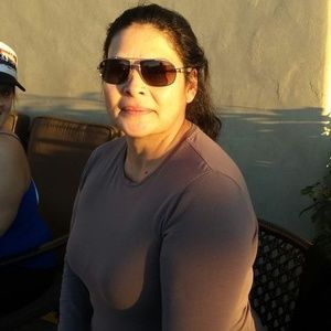 Meet your Posher, Felisa